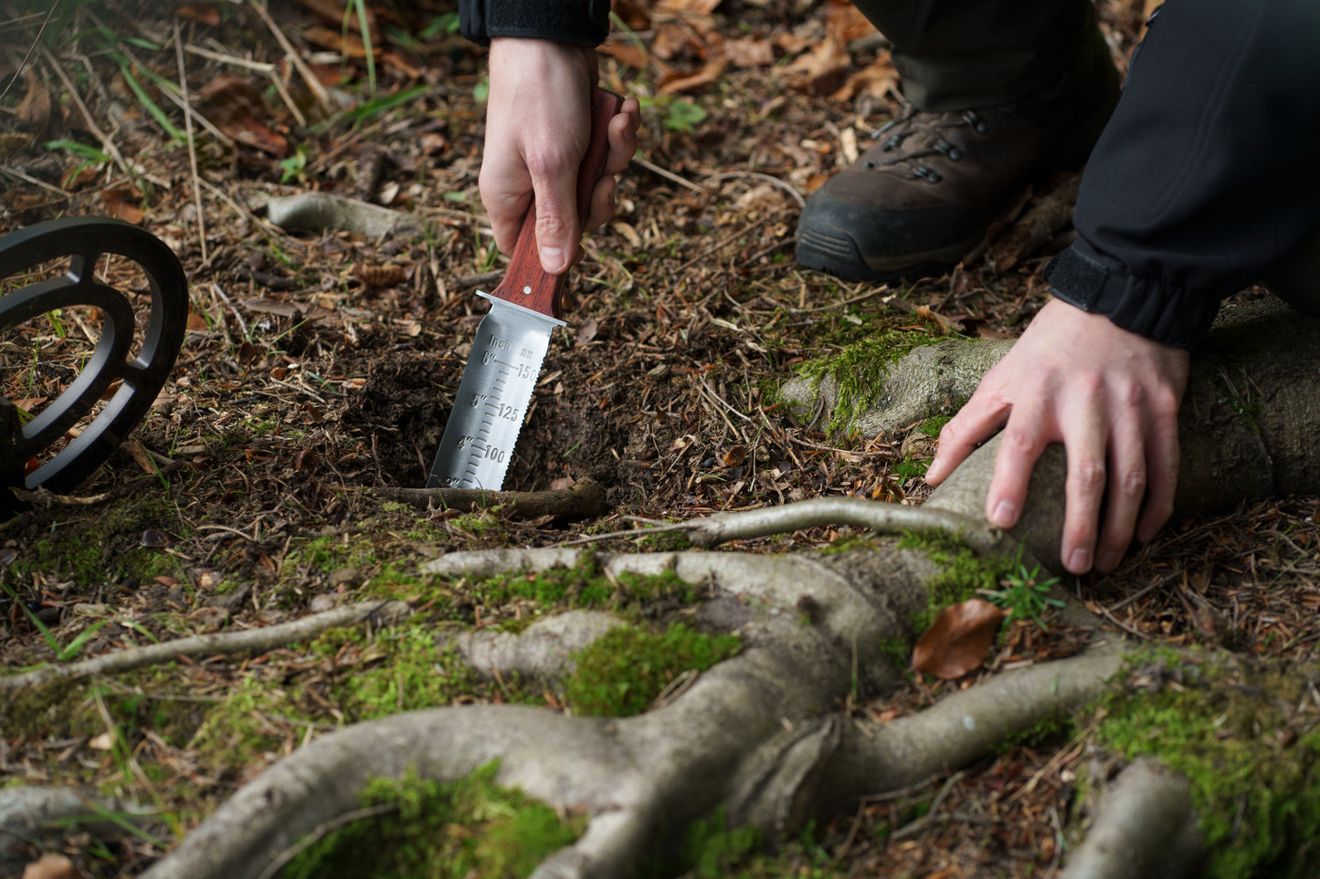 Digger red wood shovel+ leather holster