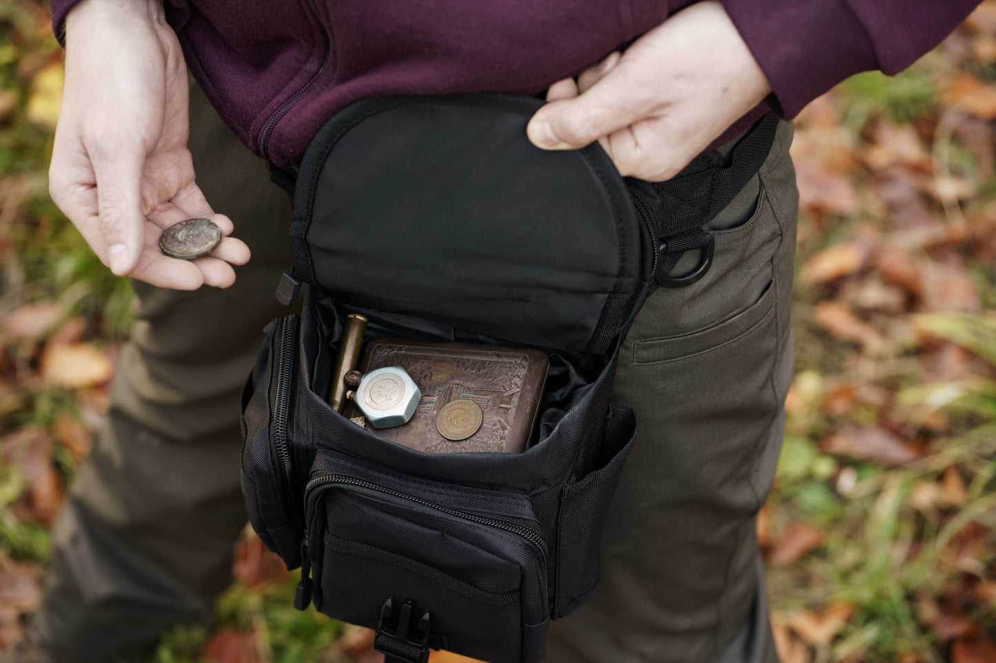 Drop pouch for finds with pinpointer holster